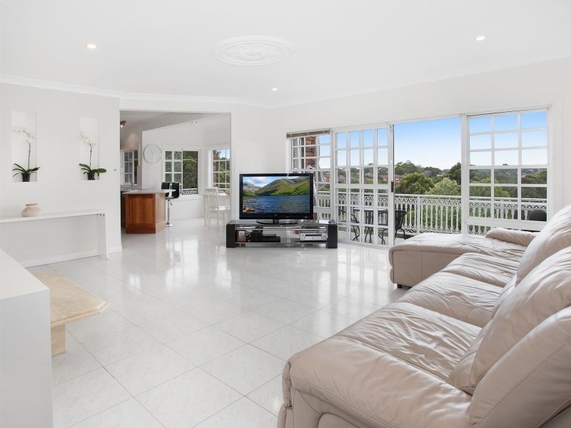 104 Derribong Drive, Cordeaux Heights NSW 2526