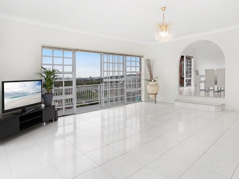104 Derribong Drive, Cordeaux Heights NSW 2526
