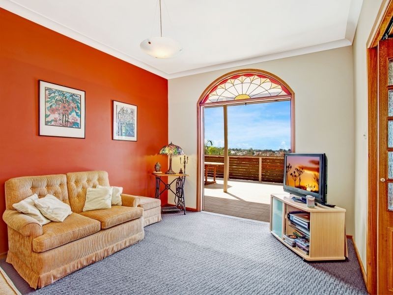 82 Bellevue Road, Figtree NSW 2525