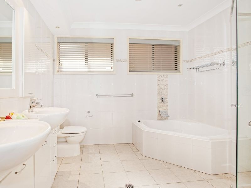 67 Fairloch Avenue, Farmborough Heights NSW 2526