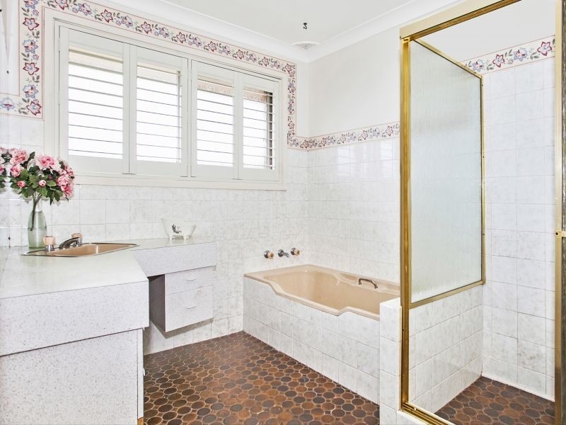 5 Kerrawah Avenue, Figtree NSW 2525