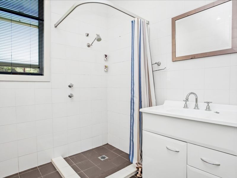 66 Albert Street, Unanderra NSW 2526