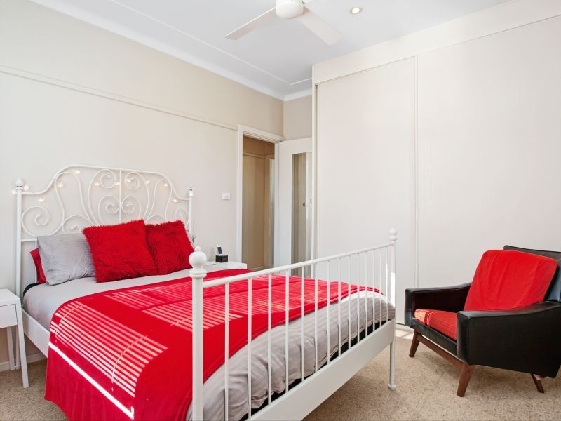 66 Albert Street, Unanderra NSW 2526