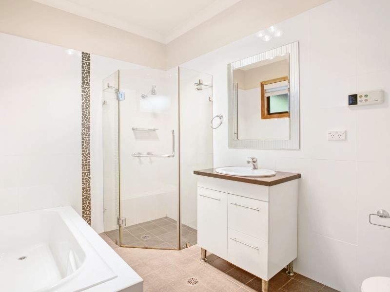 5 Hill Street, Coniston NSW 2500