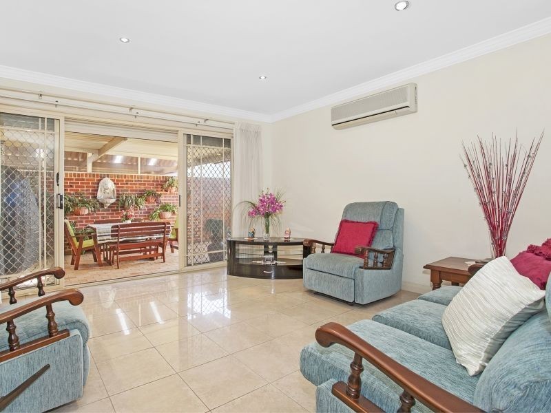 2/2-4 Bellevue Road, Figtree NSW 2525