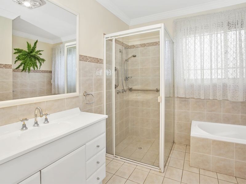 2/2-4 Bellevue Road, Figtree NSW 2525