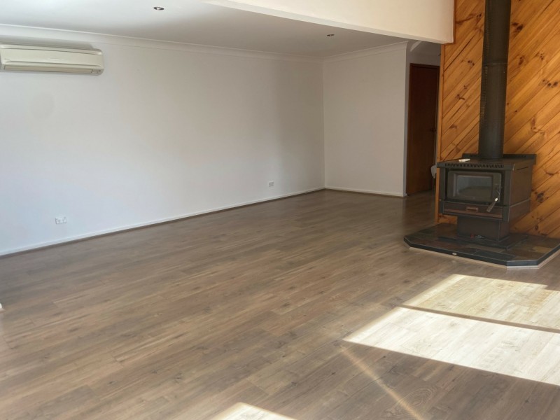 4 Heeterra Place, Cordeaux Heights NSW 2526