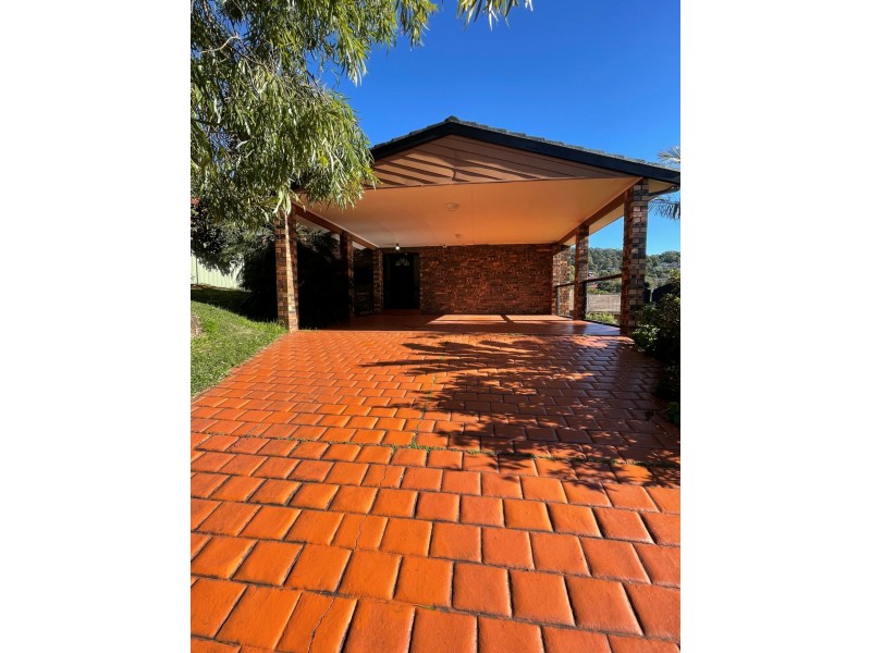 4 Heeterra Place, Cordeaux Heights NSW 2526