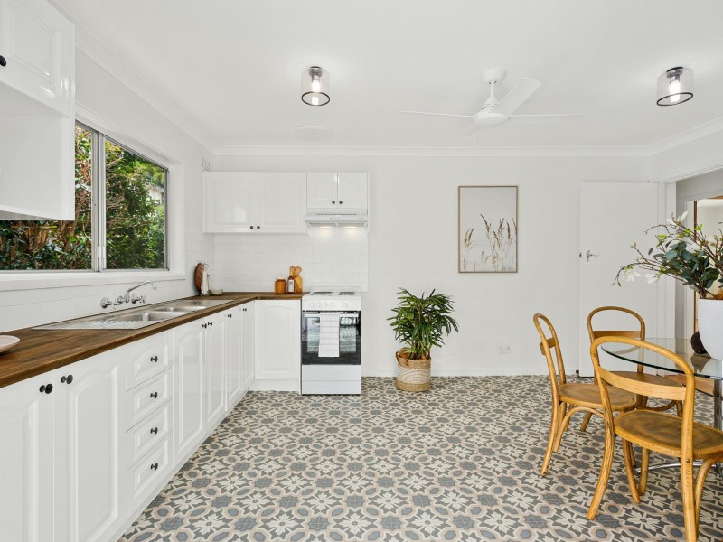 15 Shauna Crescent, Mount Keira NSW 2500