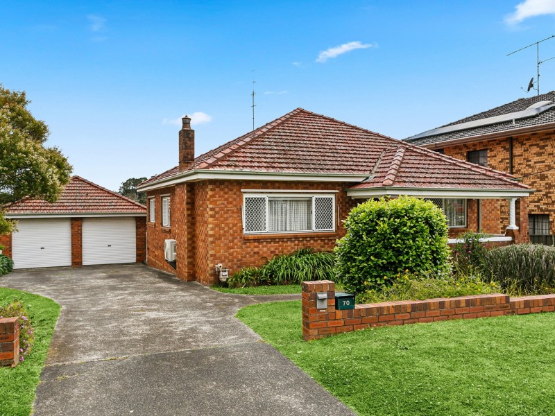 70 Mount Keira Road, West Wollongong NSW 2500