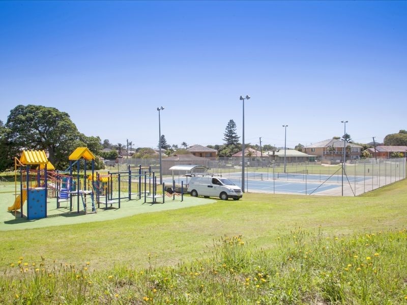 25 Korrongulla Crescent, Primbee NSW 2502