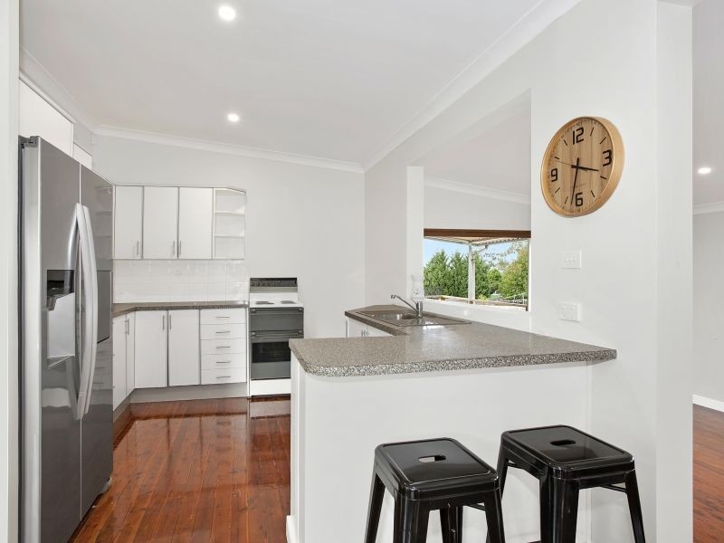 1 Gerard Avenue, Farmborough Heights NSW 2526