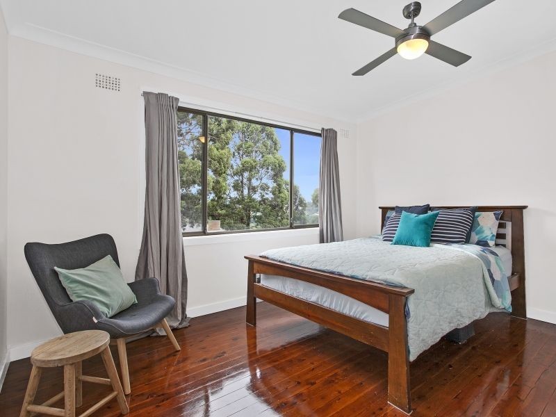 1 Gerard Avenue, Farmborough Heights NSW 2526