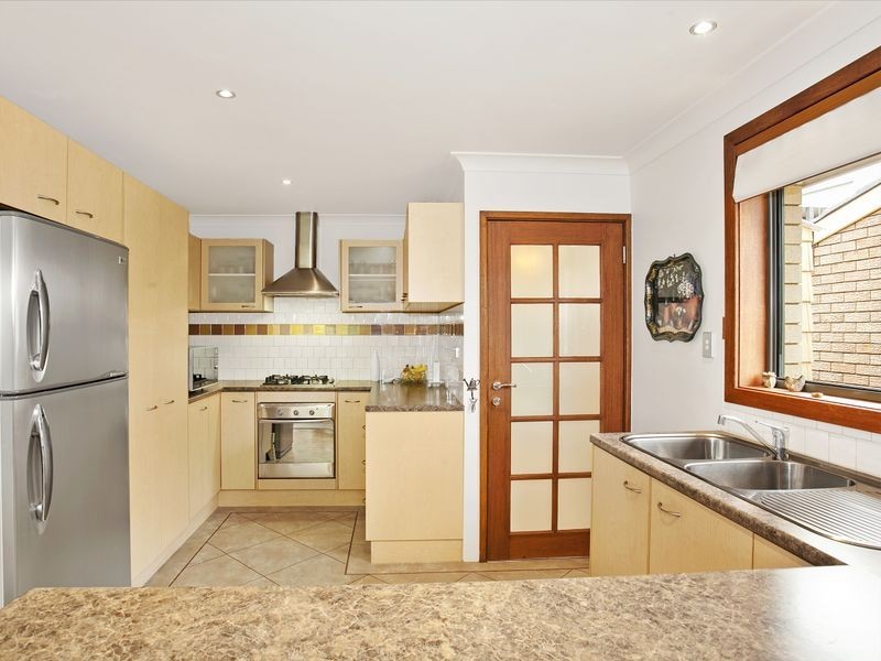 105 Iola Avenue, Farmborough Heights NSW 2526