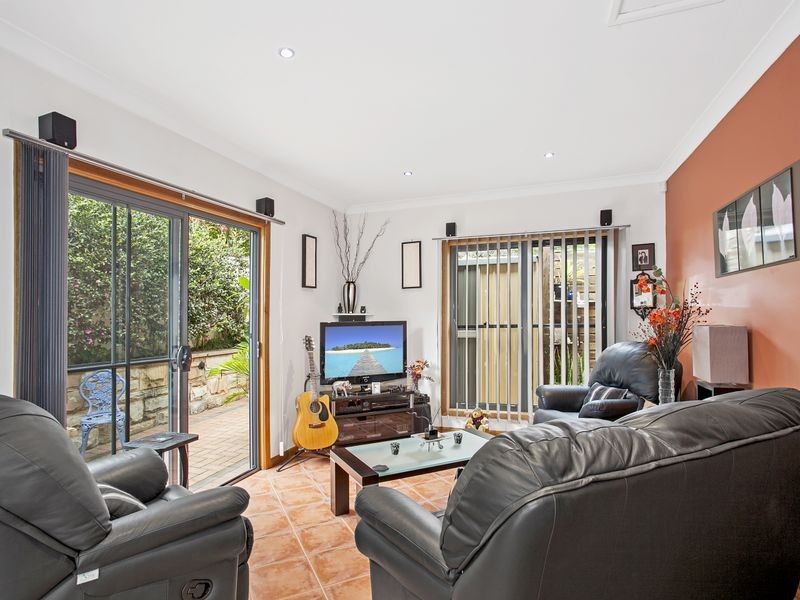 105 Iola Avenue, Farmborough Heights NSW 2526