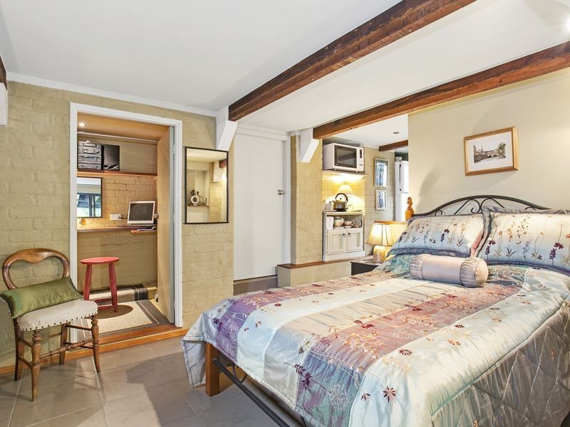 105 Iola Avenue, Farmborough Heights NSW 2526