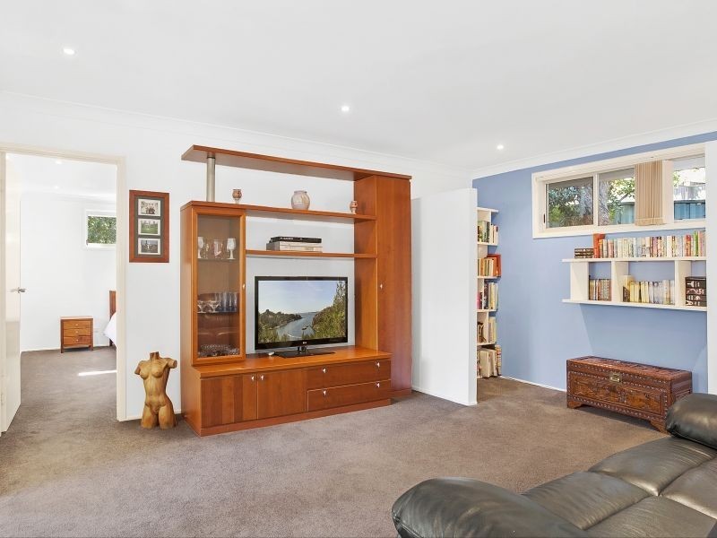 208 Jacaranda Avenue, Figtree NSW 2525