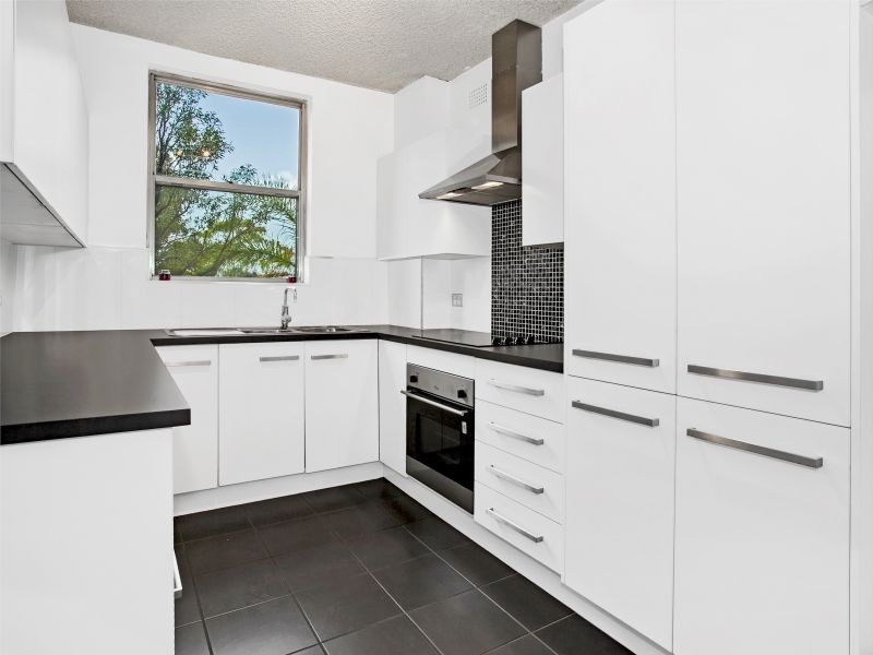 4/1 Powell Street, Mangerton NSW 2500