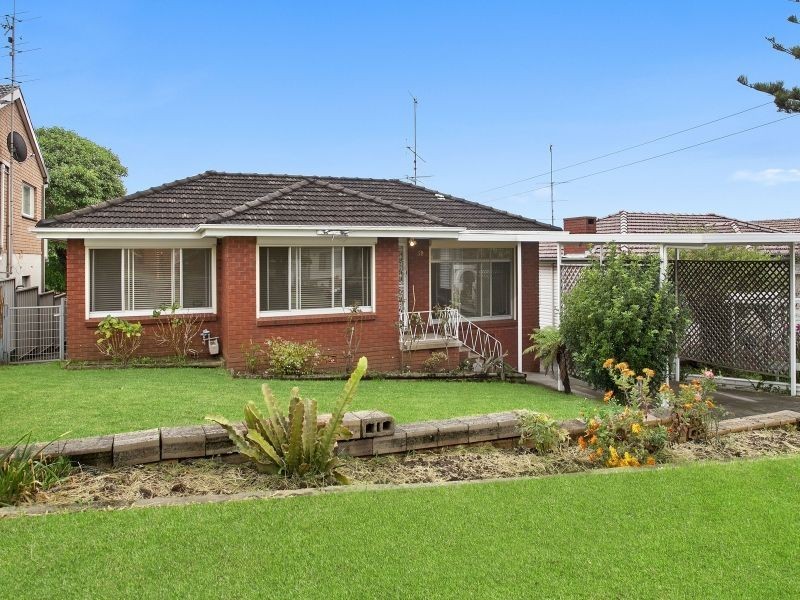 52 Cummins Street, Unanderra NSW 2526