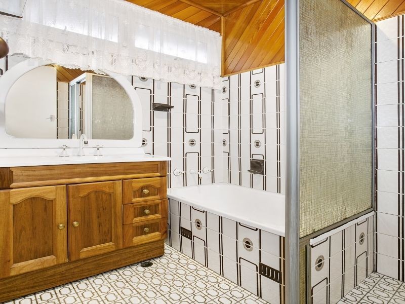 52 Cummins Street, Unanderra NSW 2526