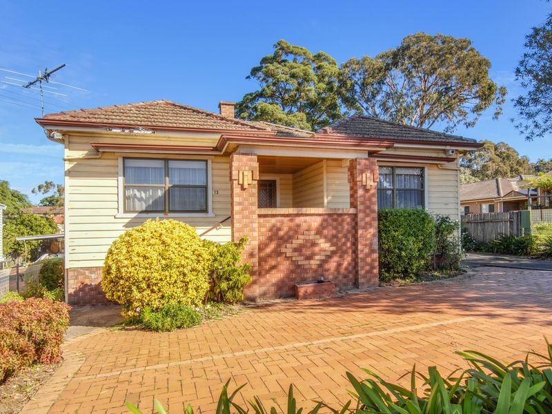13 Bellevue Road, Figtree NSW 2525