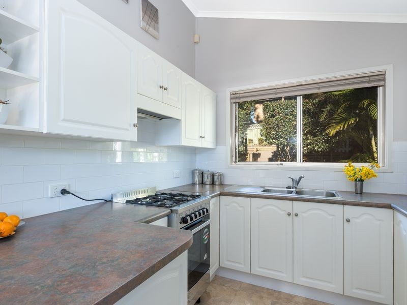 193 Waples Road, Farmborough Heights NSW 2526