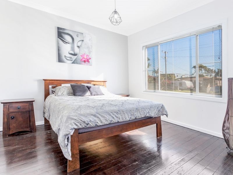11 Lakeview Parade, Primbee NSW 2502
