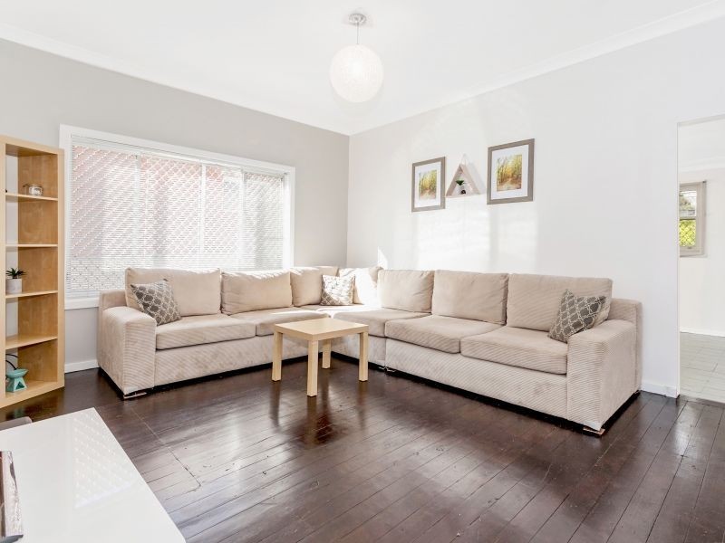 11 Lakeview Parade, Primbee NSW 2502
