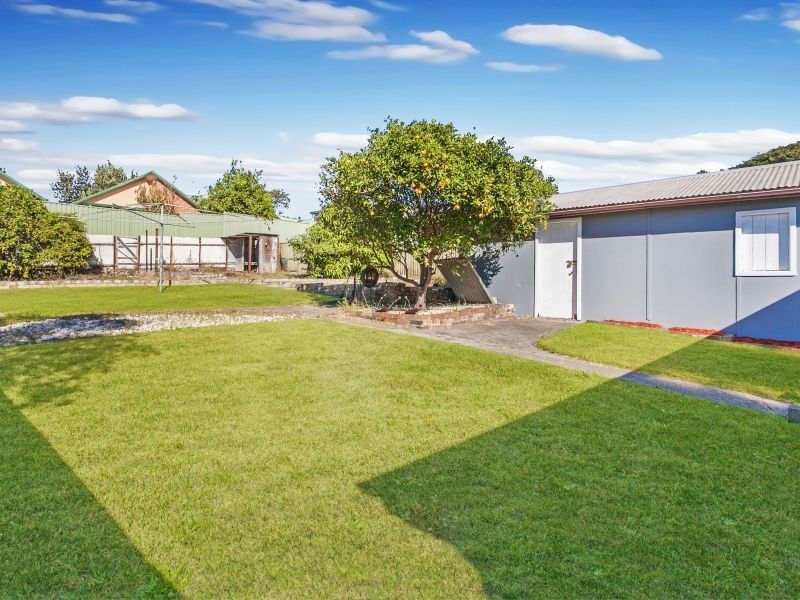 11 Lakeview Parade, Primbee NSW 2502