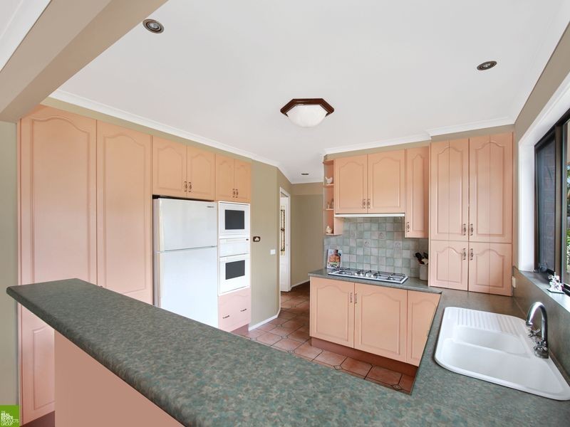 3 Erlinya Place, Cordeaux Heights NSW 2526