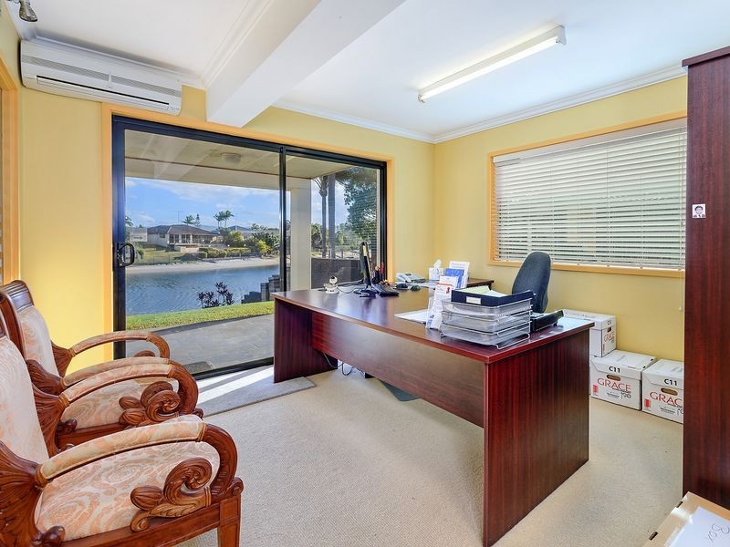 92 Ashmore Road, Bundall QLD 4217