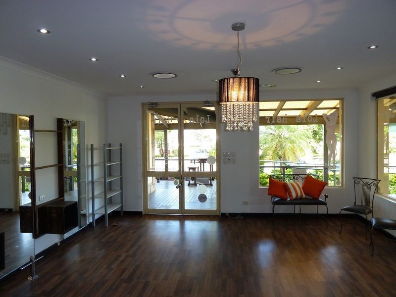 4/60 Santa Cruz Boulevard, Clear Island Waters QLD 4226