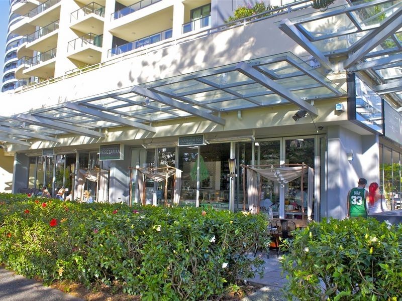1/70 Surf Parade, Broadbeach QLD 4218