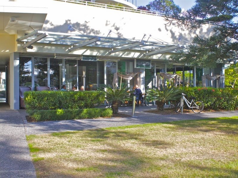 1/70 Surf Parade, Broadbeach QLD 4218