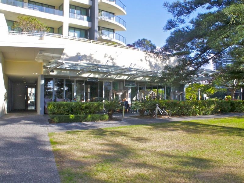 1/70 Surf Parade, Broadbeach QLD 4218