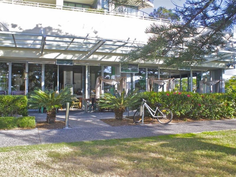 1/70 Surf Parade, Broadbeach QLD 4218