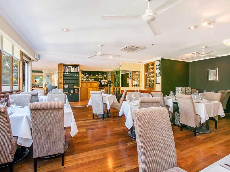 1/2 Queensland Avenue, Broadbeach QLD 4218