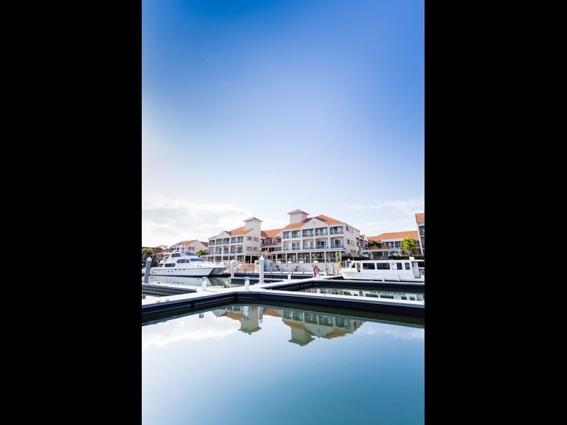 2/11 John Lund Drive, Hope Island QLD 4212