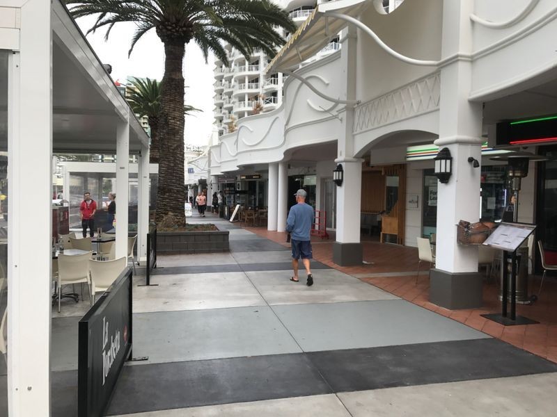 14/90 Surf Parade, Broadbeach QLD 4218