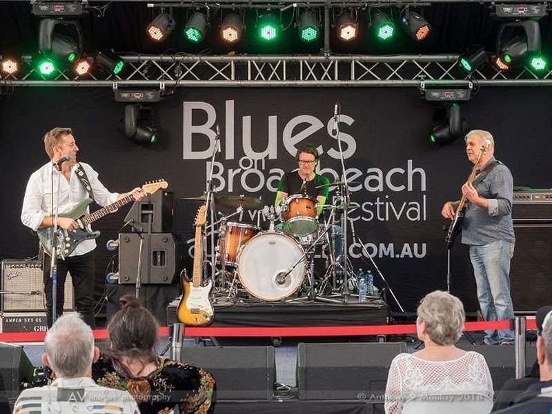 90 Surf Parade, Broadbeach QLD 4218