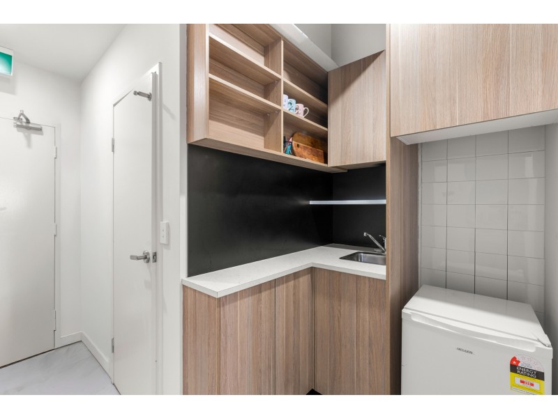 12/90-100 Surf Parade, Broadbeach QLD 4218