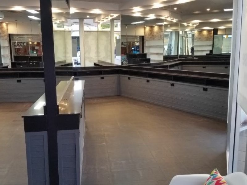 Shop 15/230 Napper Road, Arundel QLD 4214