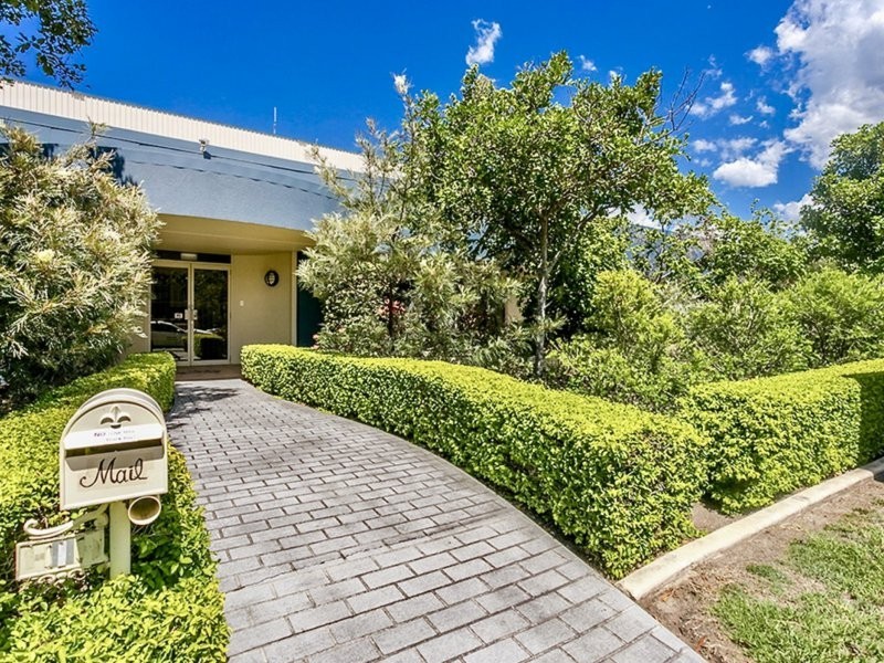 8 Distribution Avenue, Molendinar QLD 4214