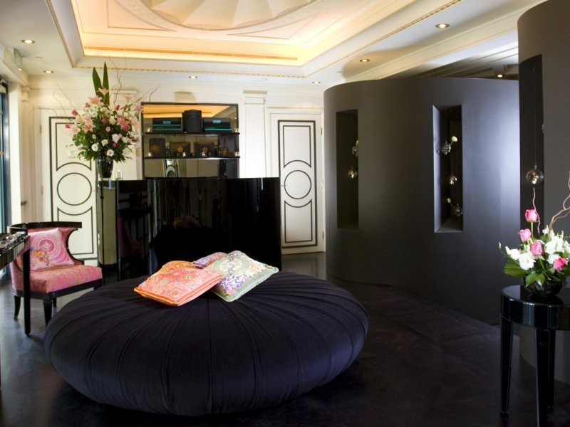 94 Seaworld Drive, Surfers Paradise QLD 4217