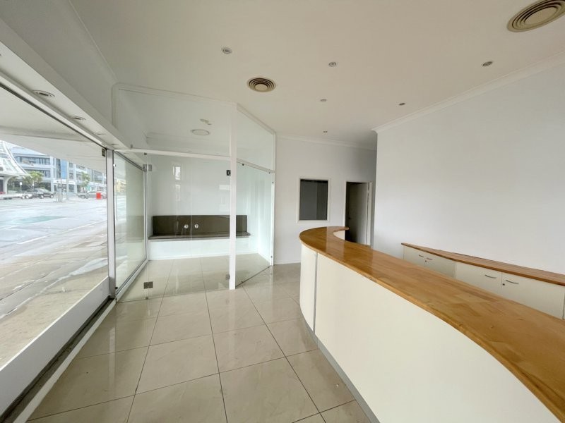 1/142 Scarborough Street, Southport QLD 4215