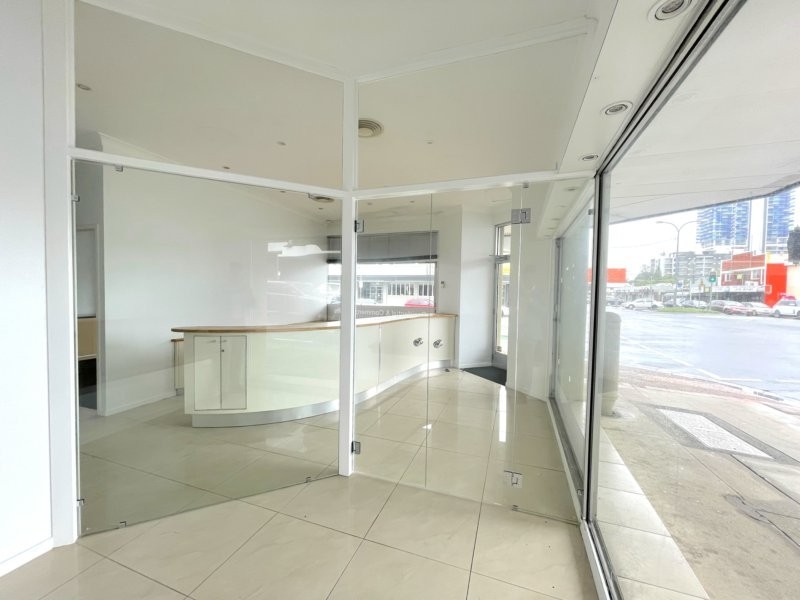 1/142 Scarborough Street, Southport QLD 4215