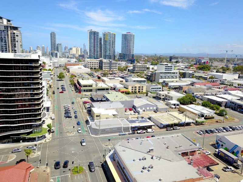 2/142 Scarborough Street, Southport QLD 4215