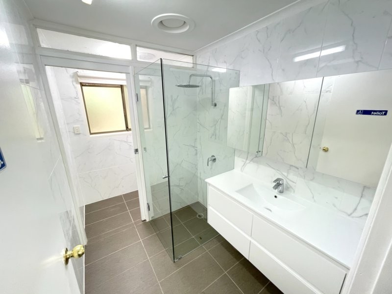 2/6 Tedder Avenue, Main Beach QLD 4217