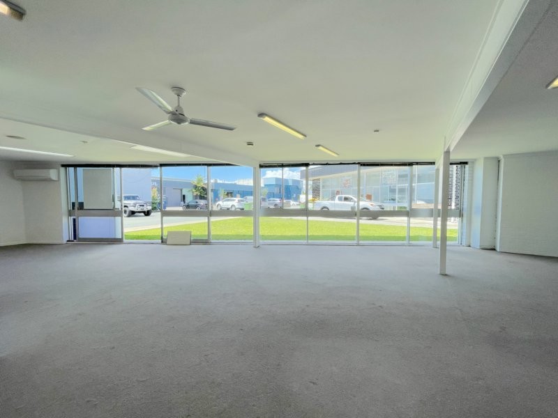 18 Strathaird Road, Bundall QLD 4217