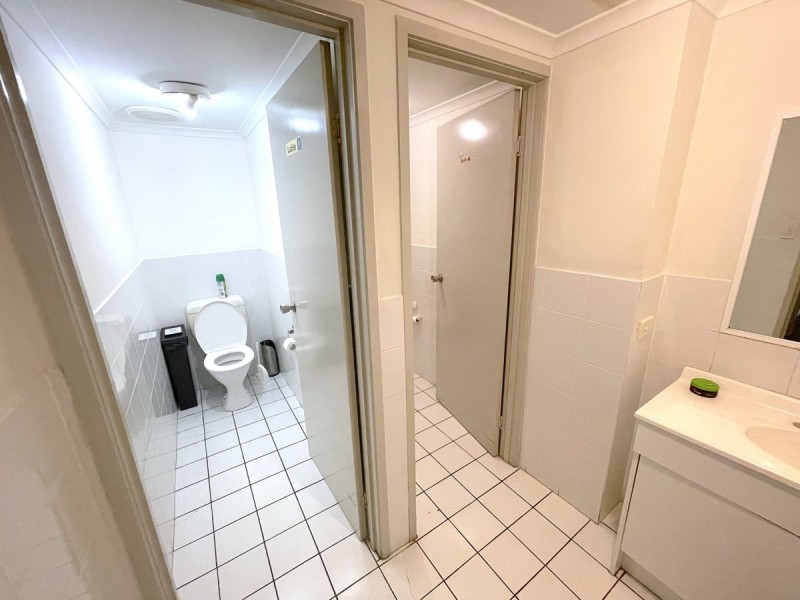 2A/95 ASHMORE ROAD, Bundall QLD 4217